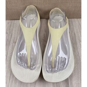 CROCS Serena Sexi T Strap Thong Sandals Pale Yellow Women's Size 10 Beach Summer